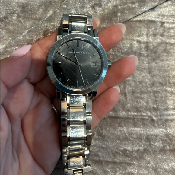 Burberry Unisex Watch - Picture 4 of 5